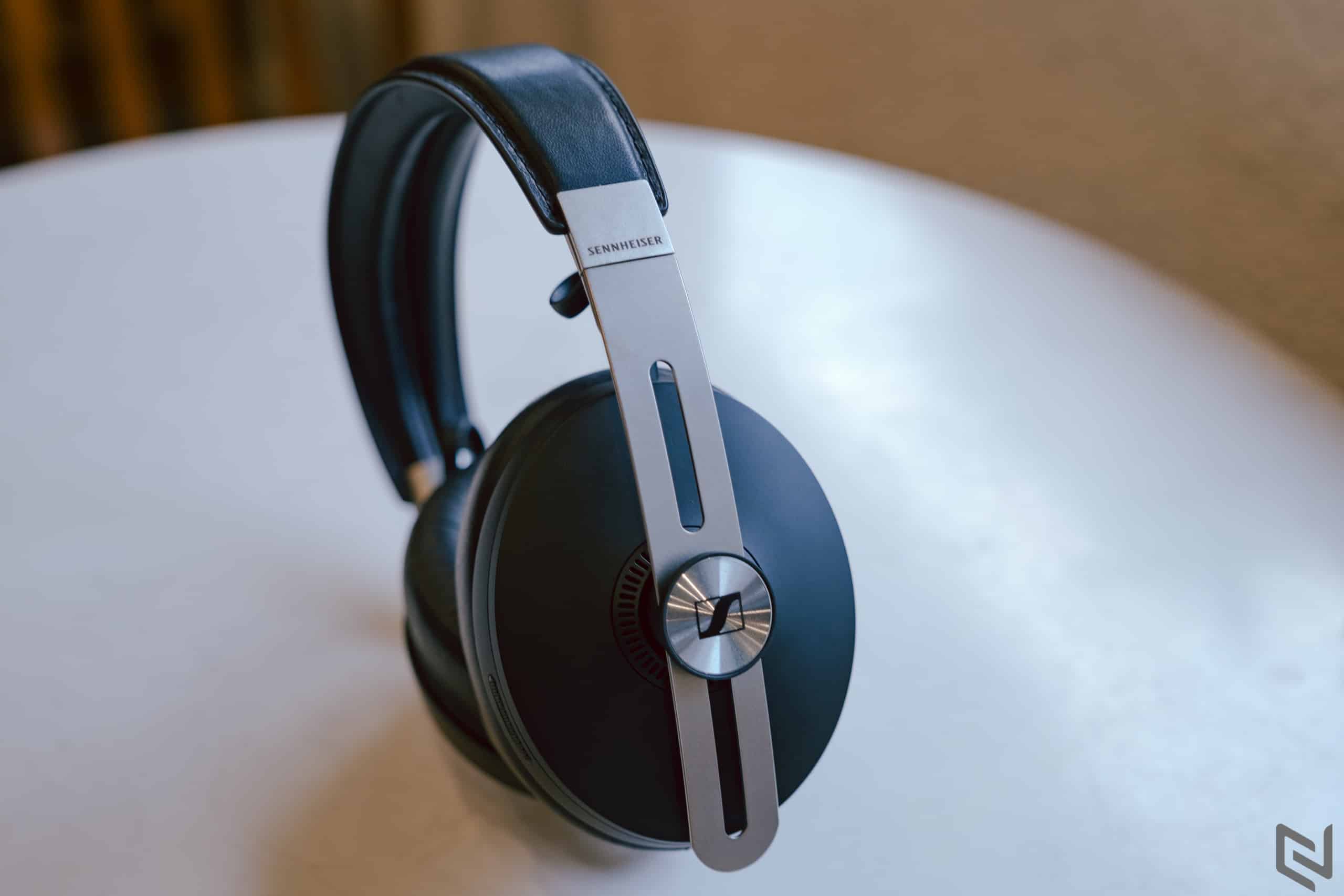 Tai nghe không dây chống ồn Sennheiser MOMENTUM 3 (White)