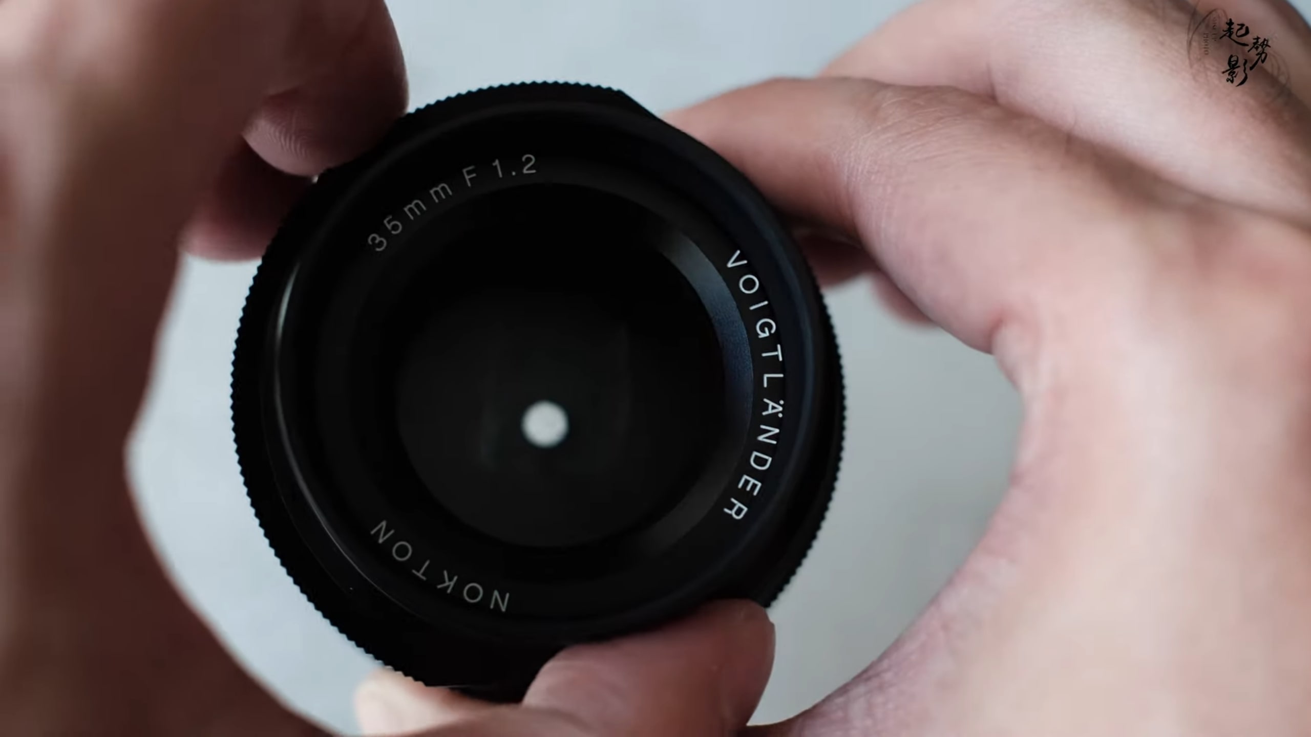 Ống kính Voigtländer Nokton 35mm F1.2 dành cho Fujifilm X ra mắt