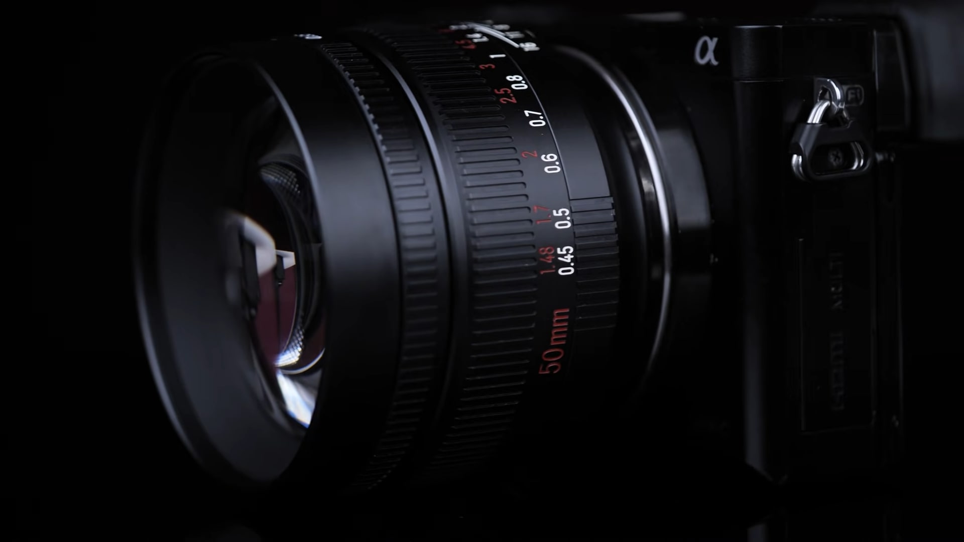 7Artisans sắp ra mắt ống kính 50mm F0.95 cho máy ảnh mirrorless APS-C với giá cực rẻ