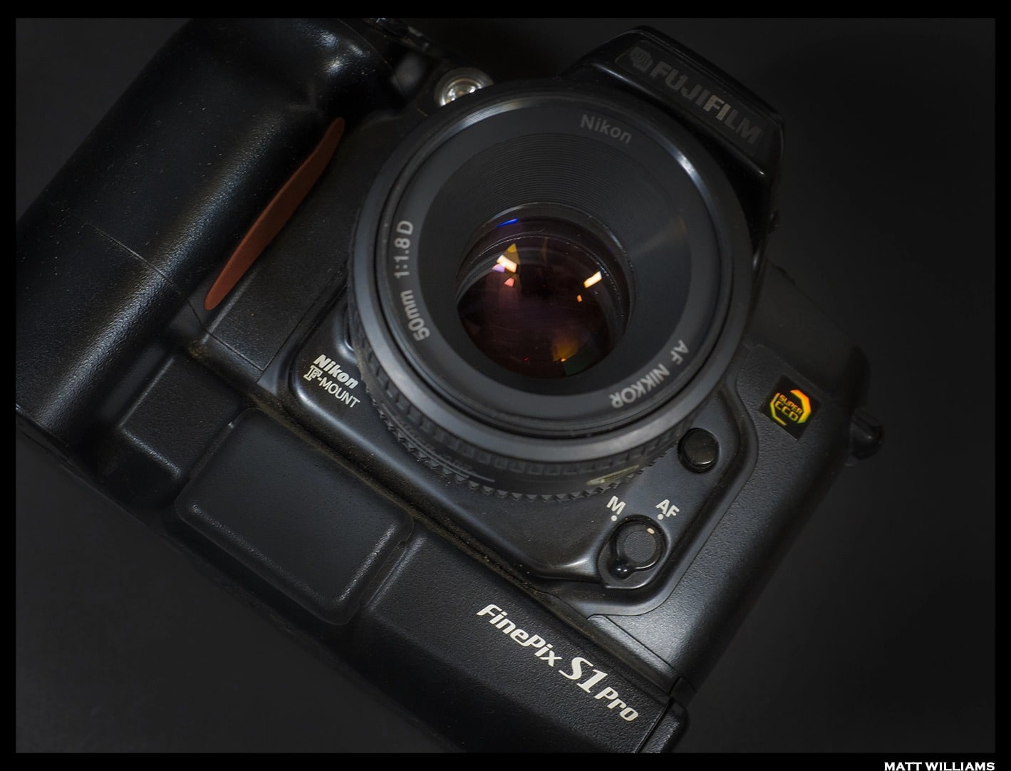 Fujifilm S1 Pro 01