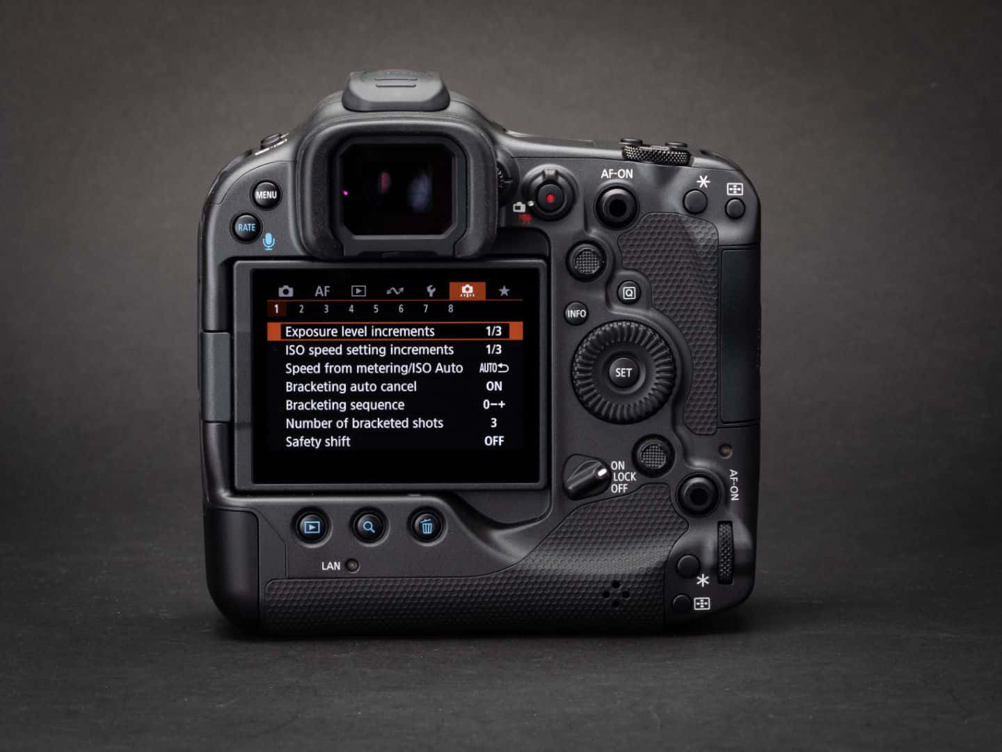 Canon EOS R3 010