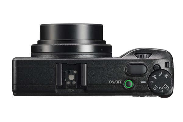 Ricoh GR IIIx ra mắt với ống kính tiêu cự mới và cảm biến ảnh cải tiến