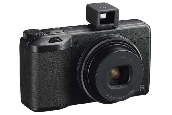 Ricoh GR IIIx ra mắt với ống kính tiêu cự mới và cảm biến ảnh cải tiến