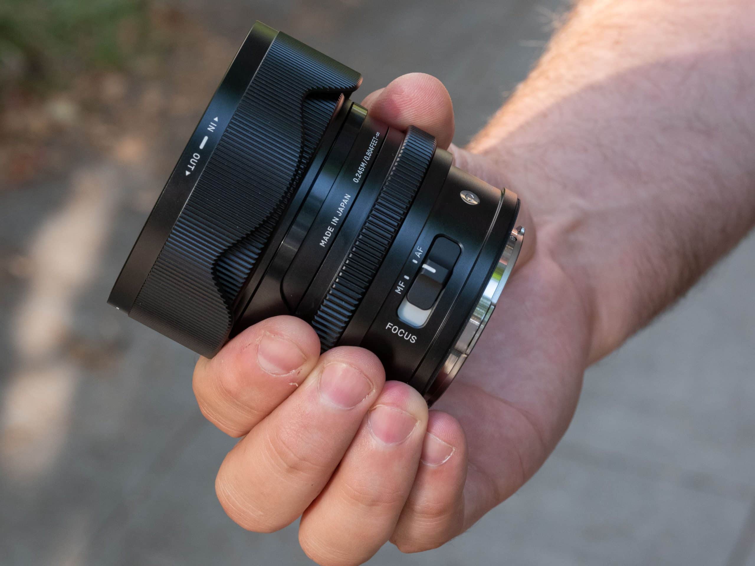 Ống kính Sigma 24mm F2 DG DN cho Sony E