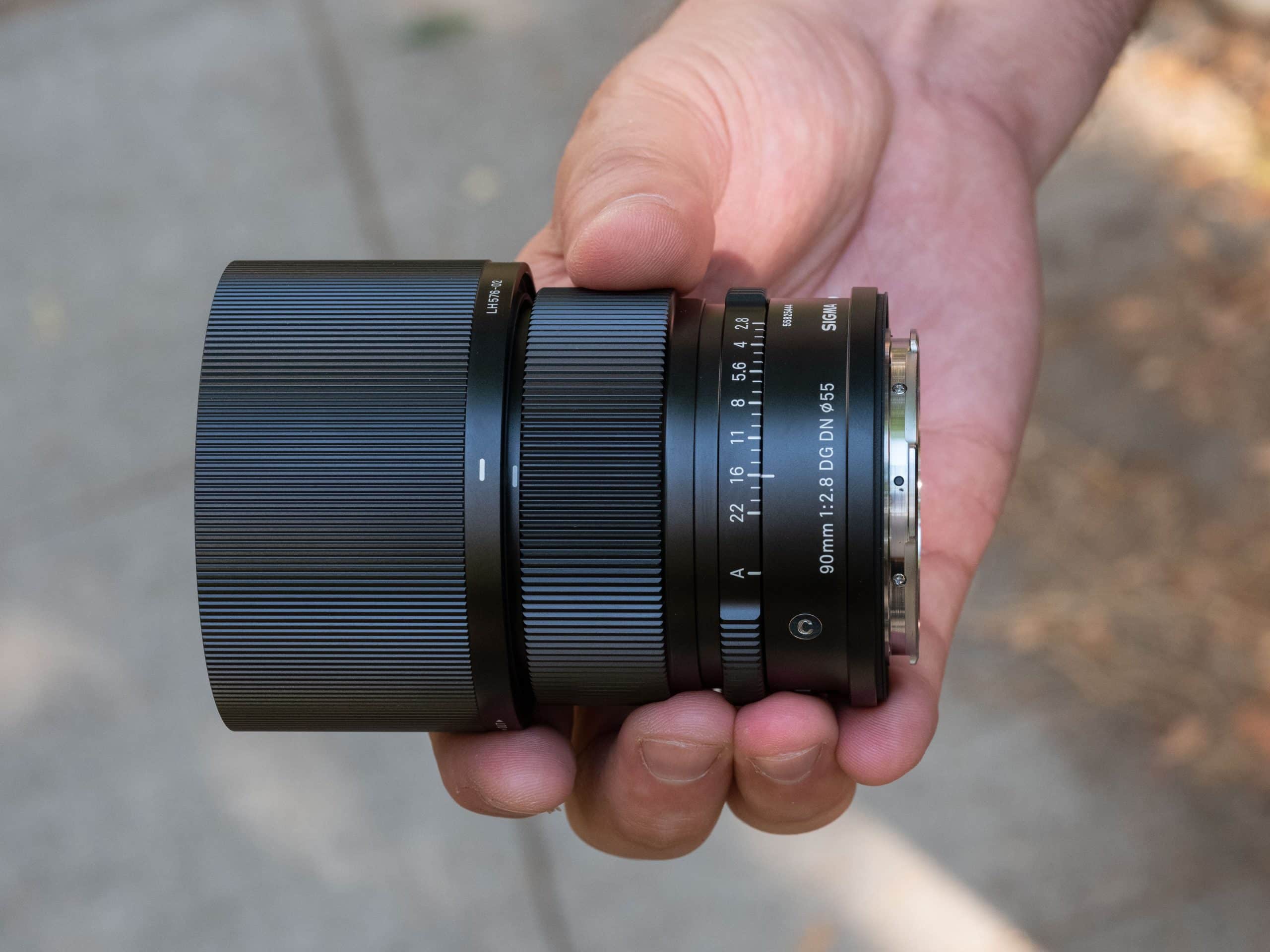 Ống kính Sigma 90mm F2.8 DG DN cho Sony E