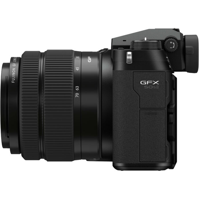 Máy ảnh Fujifilm GFX 50S II với ống kính GF 35-70mm