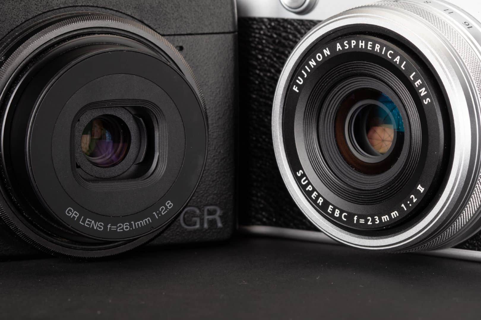 Fujifilm X100V vs Ricoh GR IIIx 06