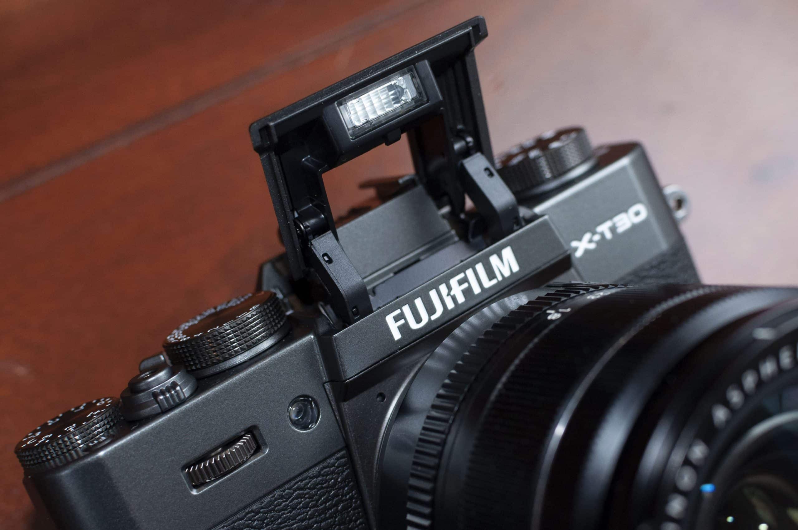 Fujifilm X-T30 II và X-T3 WW bán chính hãng tại Việt Nam với giá 21,990,000đ và 25,990,000đ