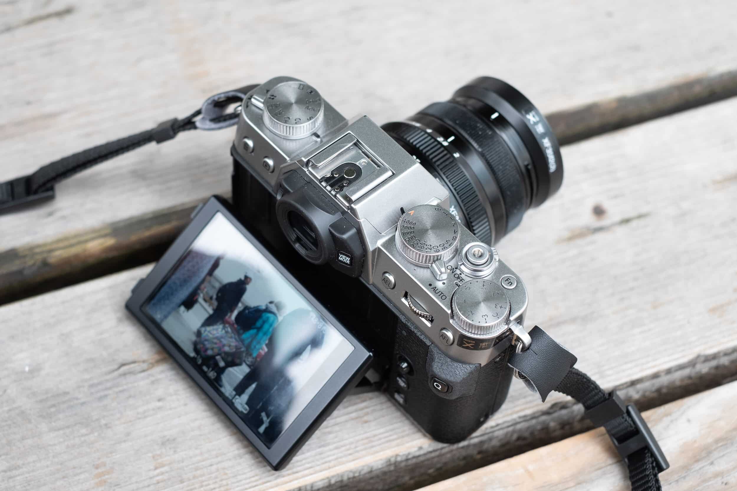 Máy ảnh Fujifilm X-T30 II với ống kính XF 35mm F1.4 (Silver)