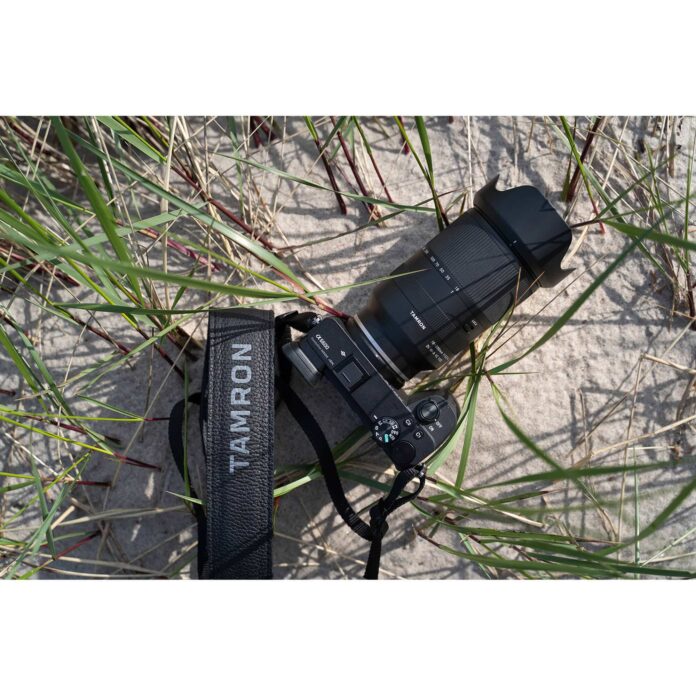 Ống kính Tamron 18-300mm F3.5-6.3 Di III-A VC VXD cho Fujifilm X