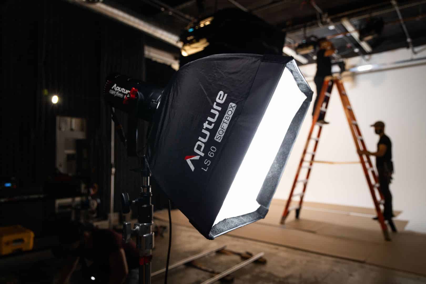 Aputure LS60 Softbox 03