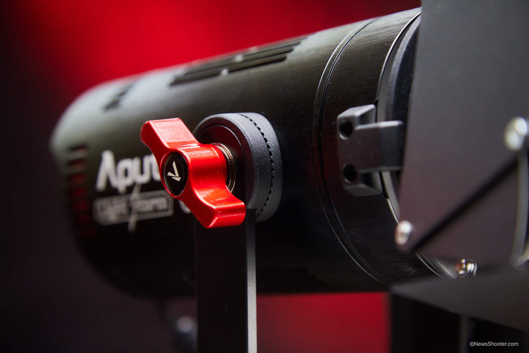 Aputure Light Storm LS 60d Daylight LED Light 05