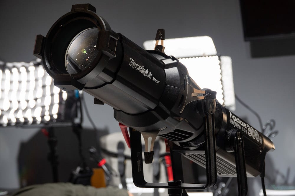 Aputure Spotlight Mount 01