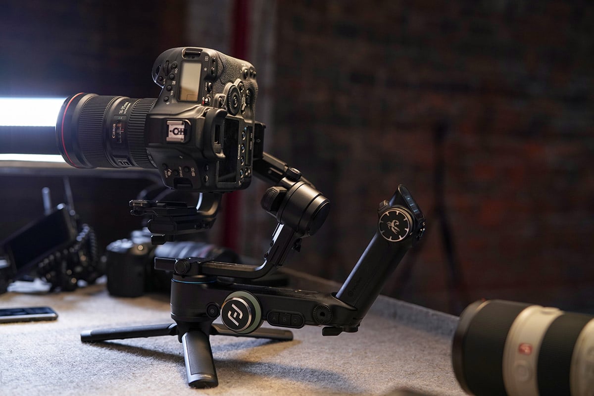 FeiyuTech ra mắt Scorp và Scorp Pro, hai chiếc gimbal 3 trục mới dòng chuyên nghiệp cho máy ảnh