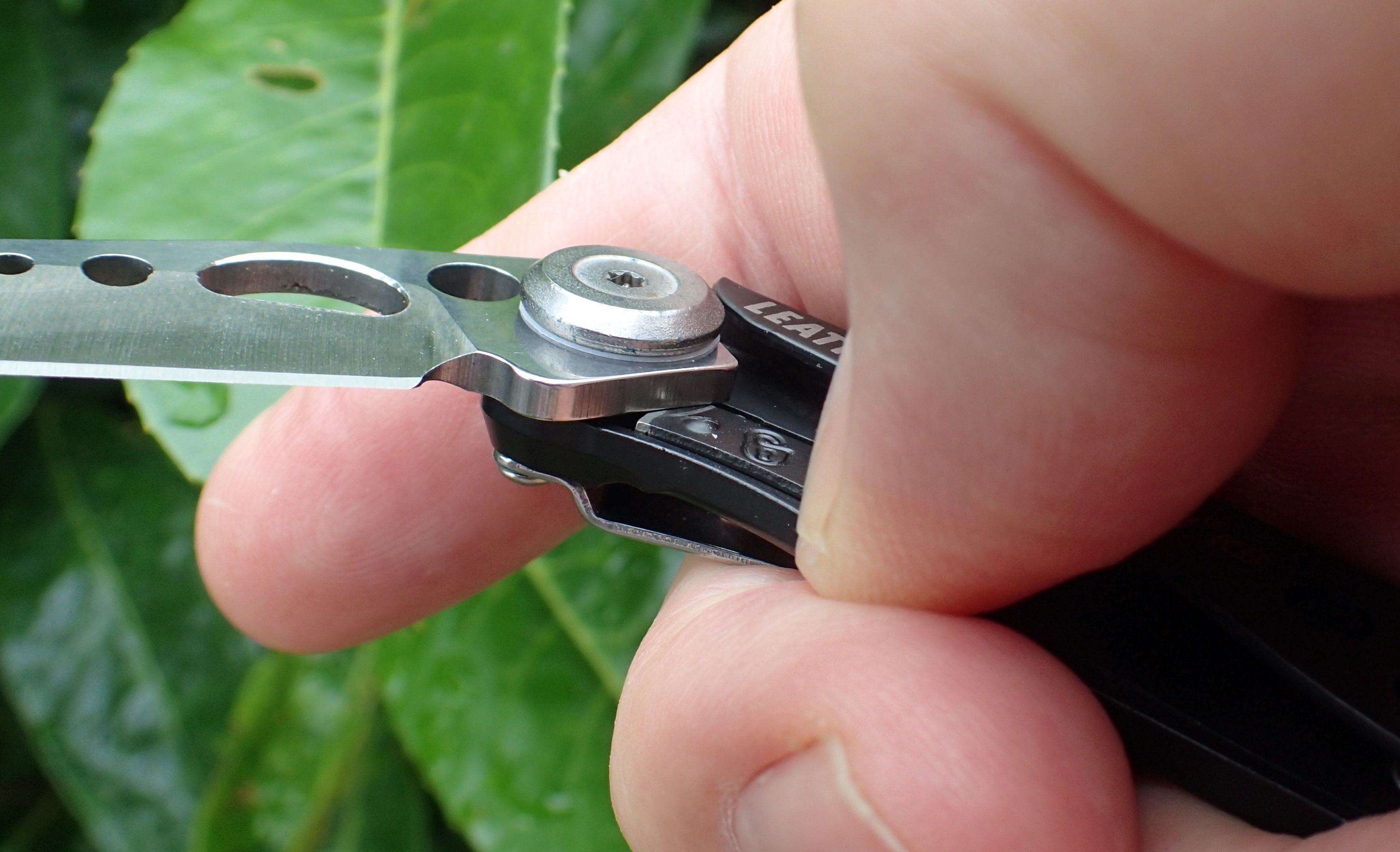 Leatherman Skeletool KB Folding Knife 02