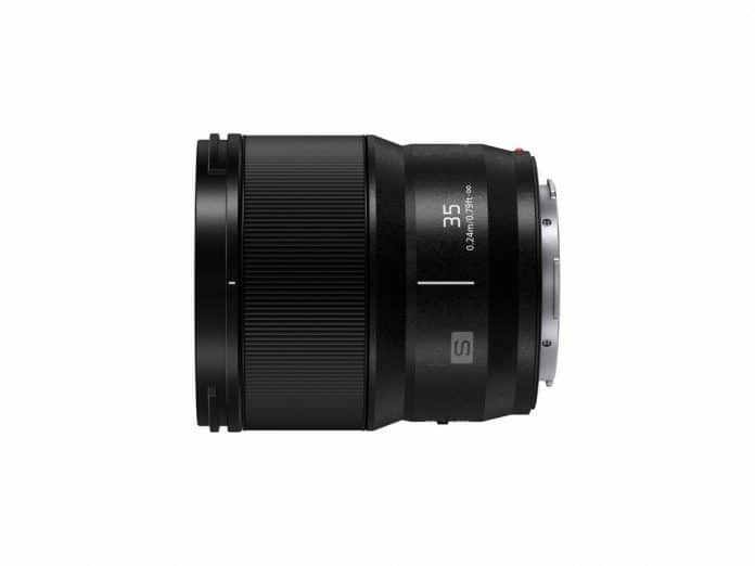 Lumix S 35mm F1.8 011 696x522 1