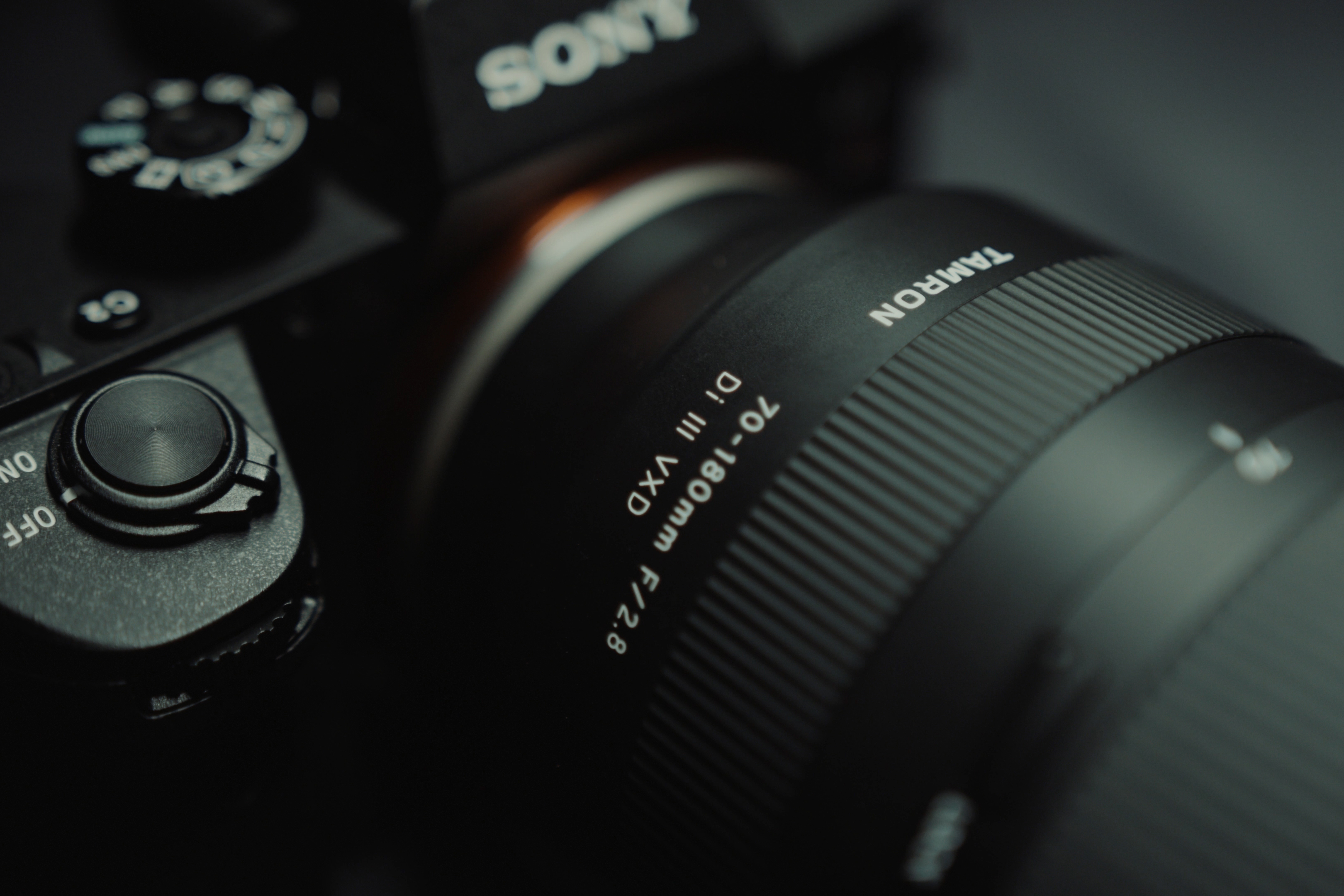 Tamron 70 180mm f2 8 02
