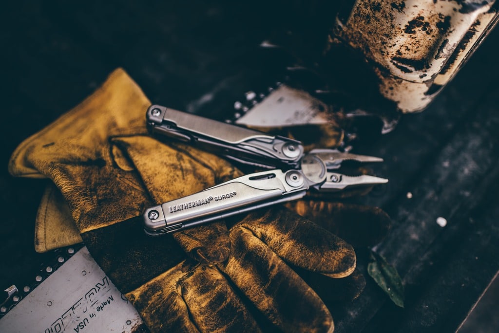 leatherman surge