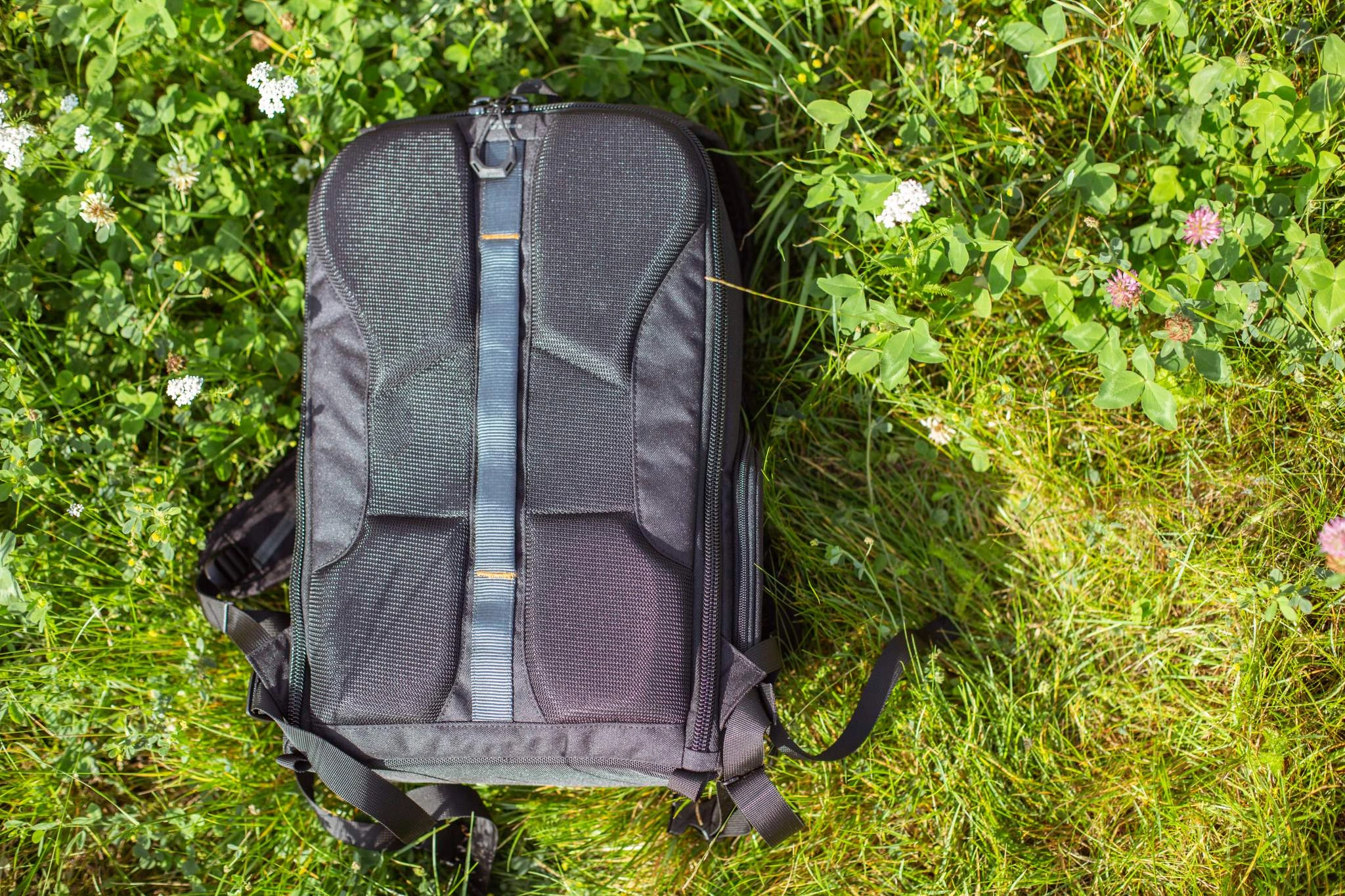 Lowepro Flipside 300 AW III 02