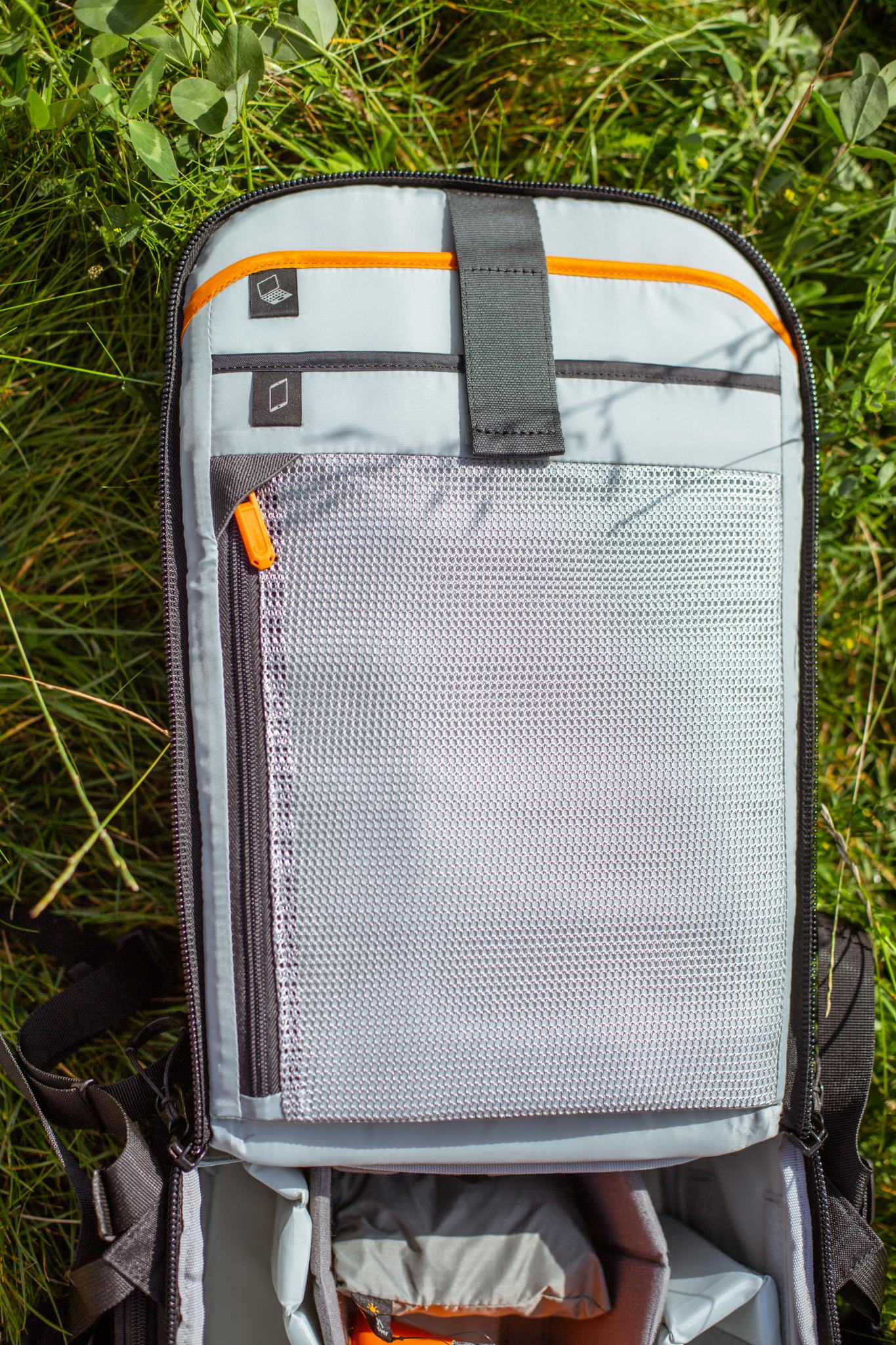 Lowepro Flipside 300 AW III 04