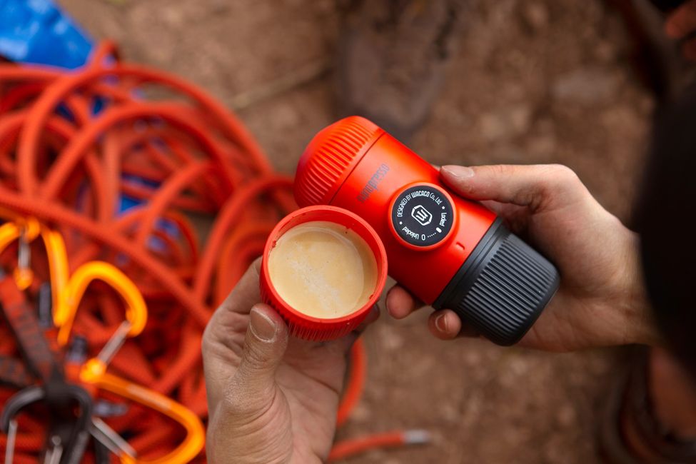 Bộ dụng cụ pha cà phê Wacaco Nanopresso và cối xay 1Zpresso Q2 (Red)