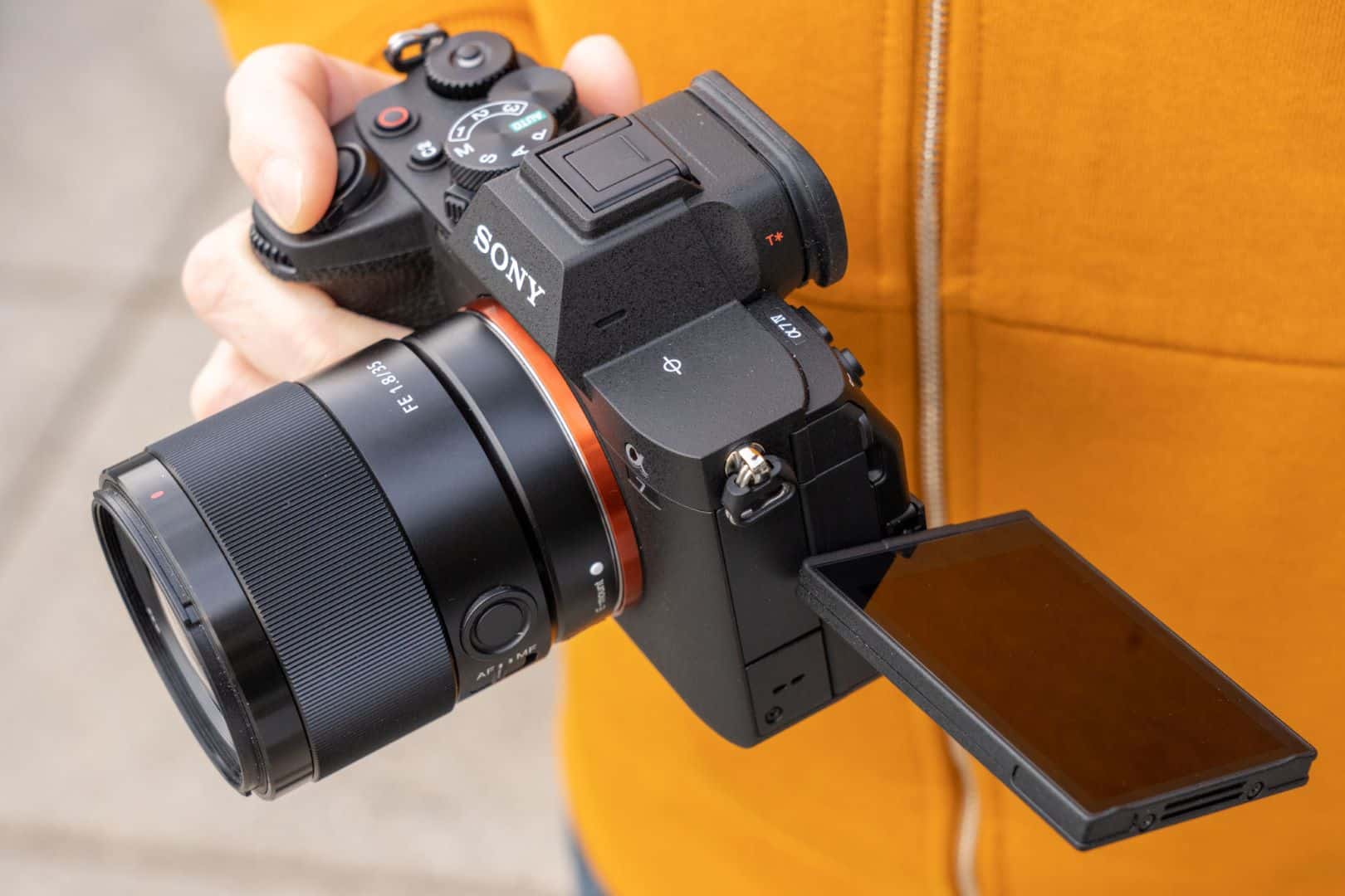 Sony a7 IV và Fujifilm X-T4 là hai chiếc máy ảnh tốt nhất và đáng mua nhất hiện nay