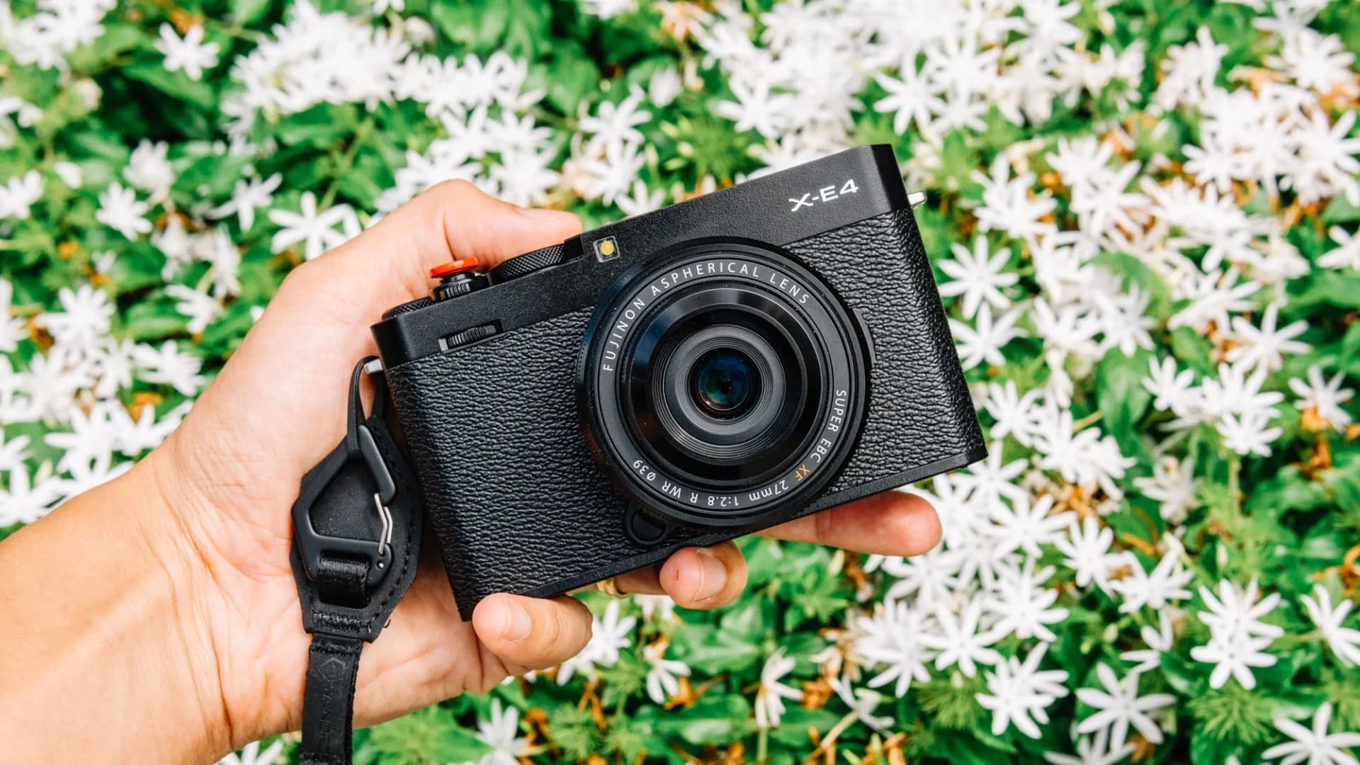 Ưu đãi tháng 12 cùng Fujifilm, giảm giá máy ảnh cùng combo sẵn sàng chào đón dịp lễ Giáng Sinh