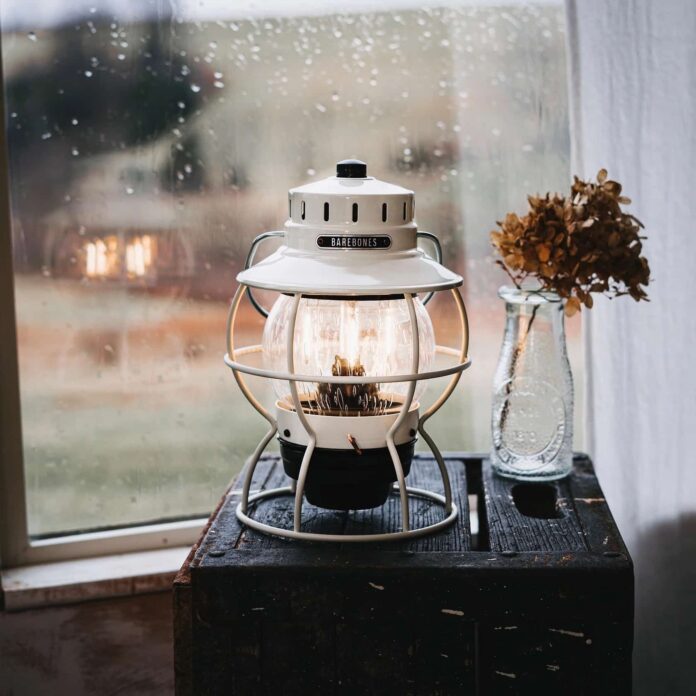 Đèn dã ngoại Barebone Railroad Lantern