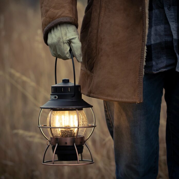 Đèn dã ngoại Barebone Railroad Lantern