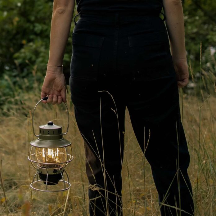 Đèn dã ngoại Barebone Railroad Lantern