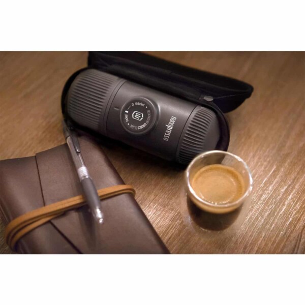 Dụng cụ pha espresso bằng tay Wacaco Nanopresso Elements (Black)