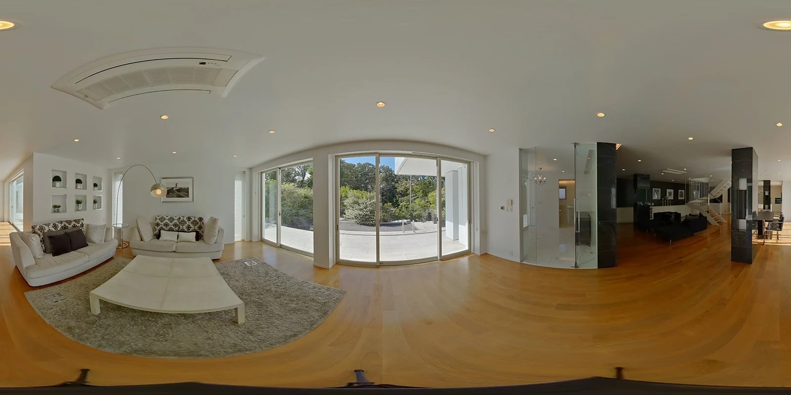 Ricoh Theta X 05
