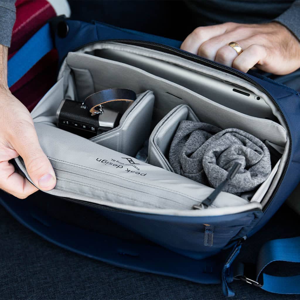 Peak Design Everyday Sling 6L v2 Midnight 02