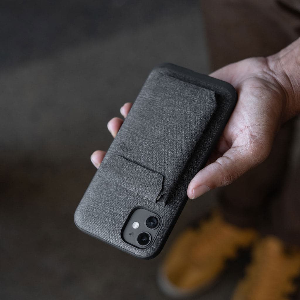 Peak Design Mobile Wallet Stand 04