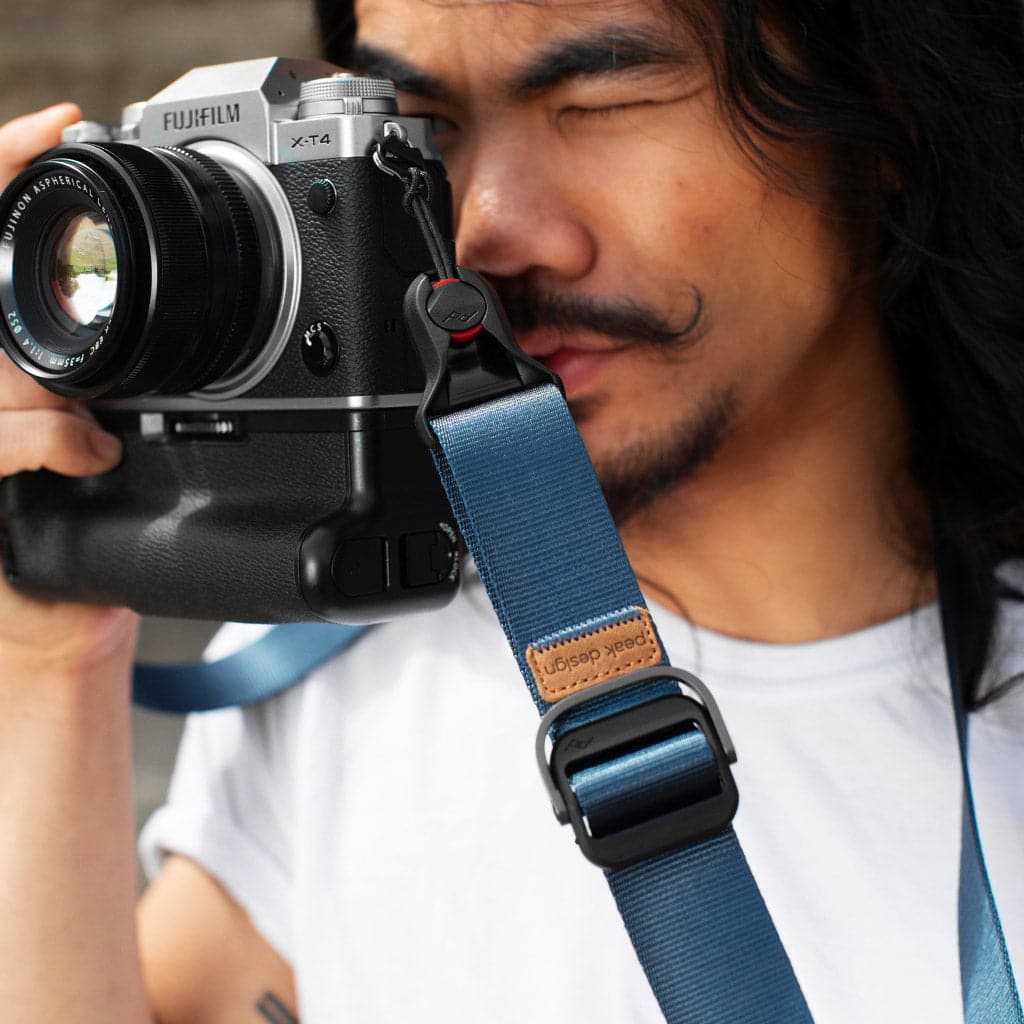 Peak Design Slide Lite Midnight Blue 02