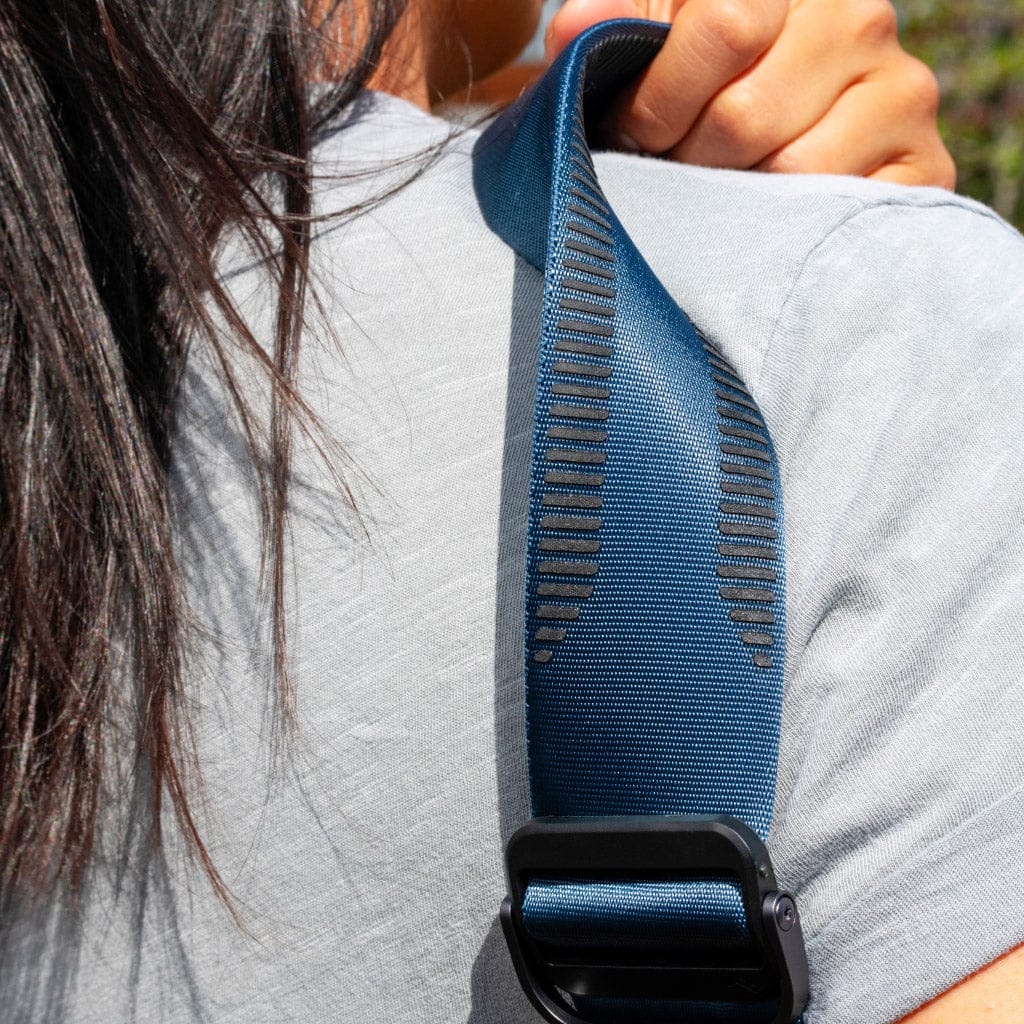 Peak Design Slide Midnight Blue 02