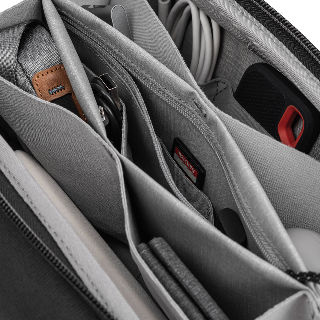 Peak Design Tech Pouch 2L Black 02
