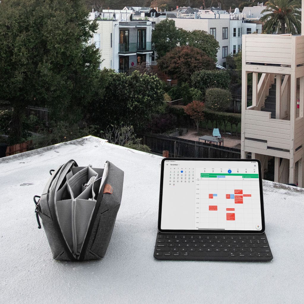 Peak Design Tech Pouch 2L Charcoal 03