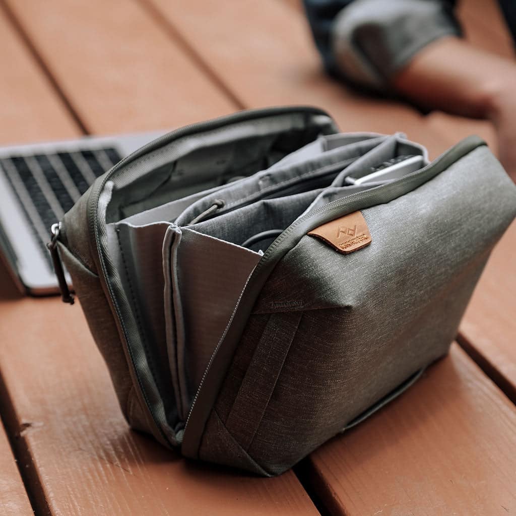 Peak Design Tech Pouch 2L Green 03