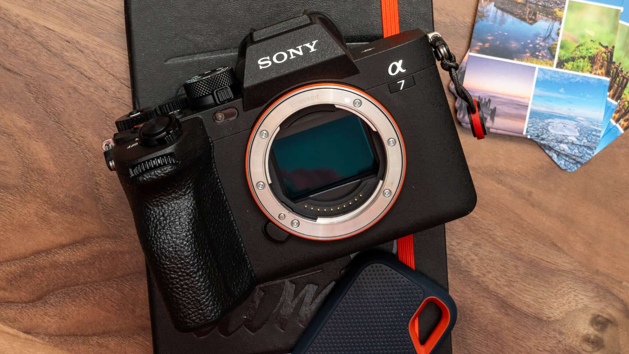Sony tung cập nhật firmware cho máy ảnh a7 IV, thêm chụp ảnh RAW Lossless và AF mắt tốt hơn