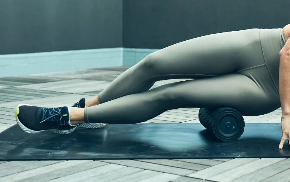 Theragun Wave Roller 03