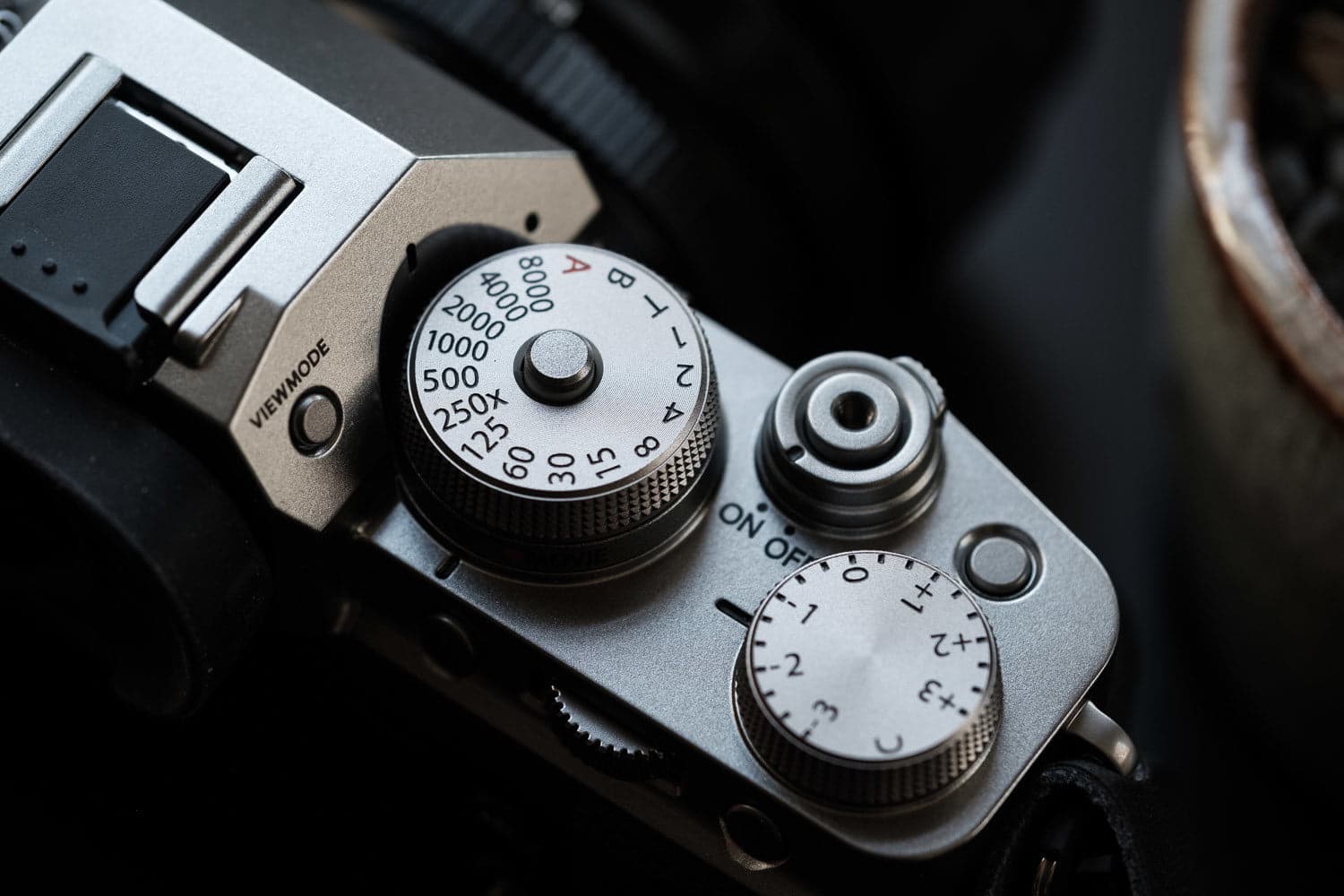 Lựa chọn máy ảnh Fujifilm X-T4 trong năm 2022 có còn hấp dẫn hay không?