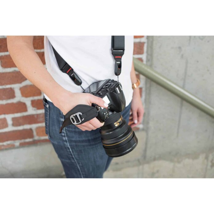 Dây đeo máy ảnh Peak Design Clutch