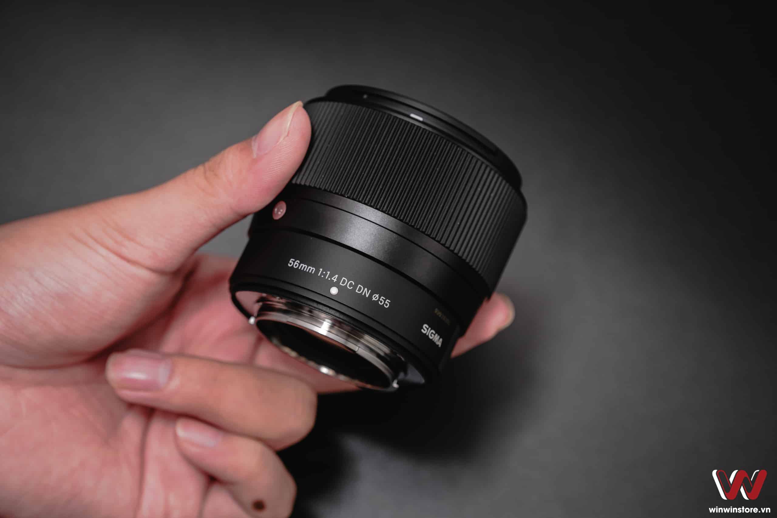 Trên tay ống kính Sigma 56mm F1.4 DC DN Contemporary cho Fujifilm: Ống kính chân dung giá tốt chất lượng cao