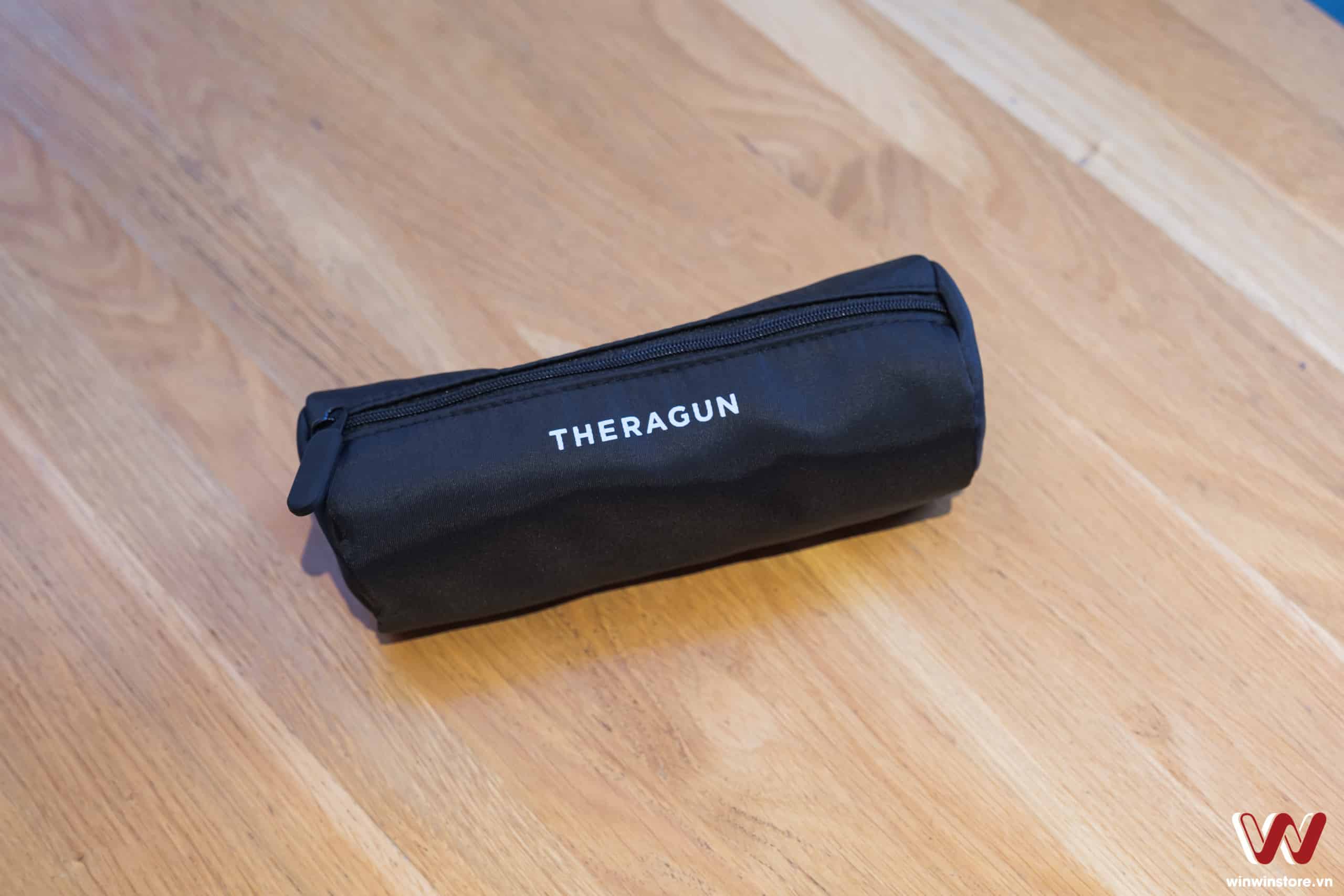 Trên tay máy massage cầm tay Theragun Pro từ Therabody: Hoạt động êm ái, đầy đủ "đồ nghề" để bạn giảm tải căng thẳng cho cơ thể
