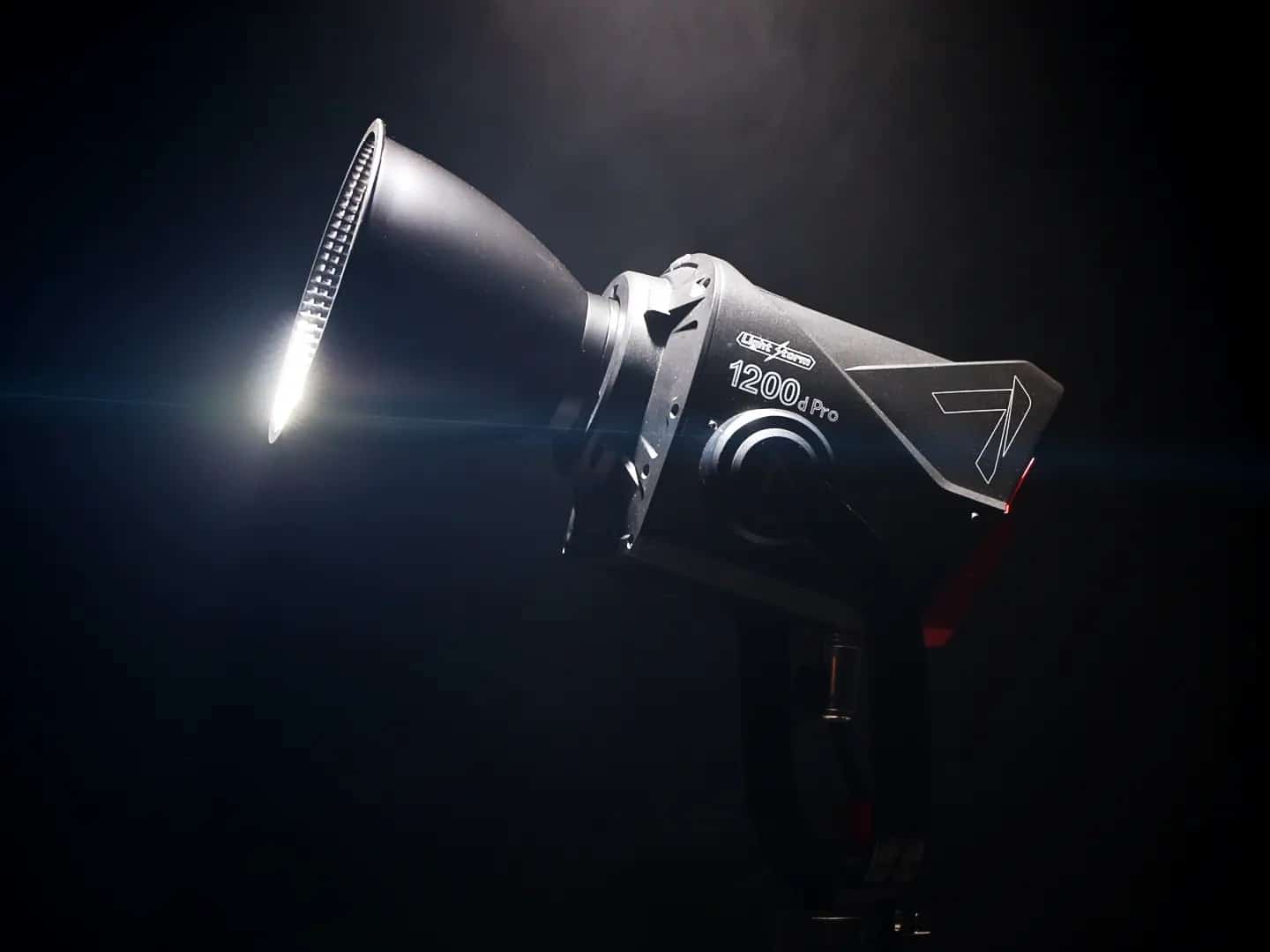 Aputure LS 1200d Pro 01