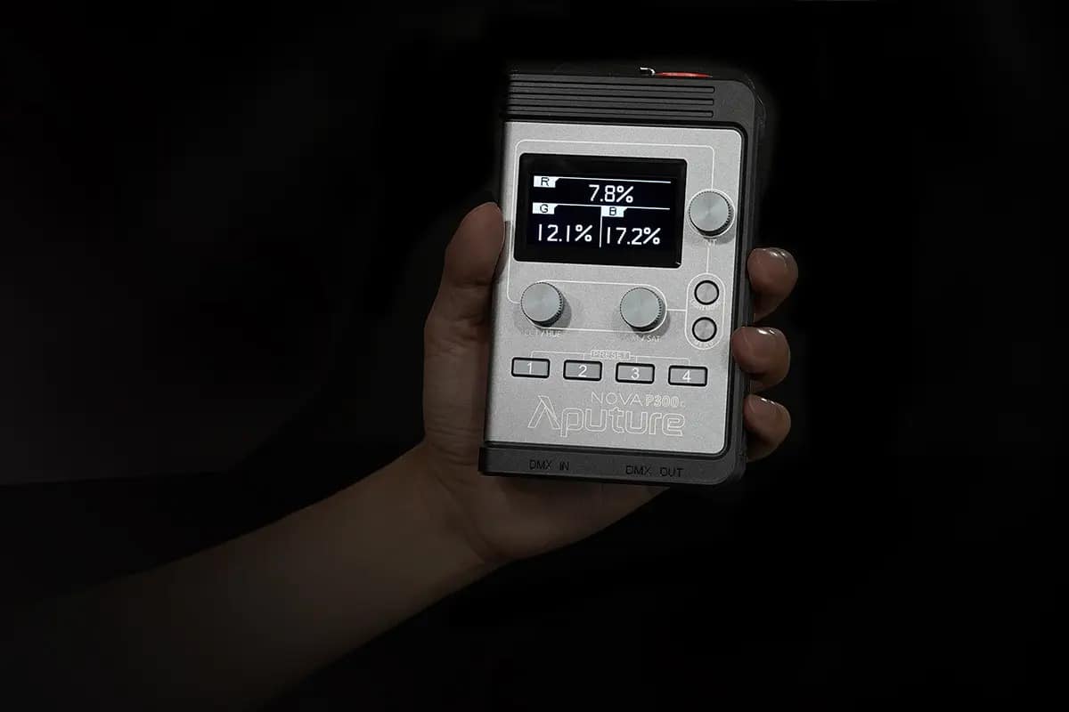 Aputure Nova P300c RGBWW LED Panel 02