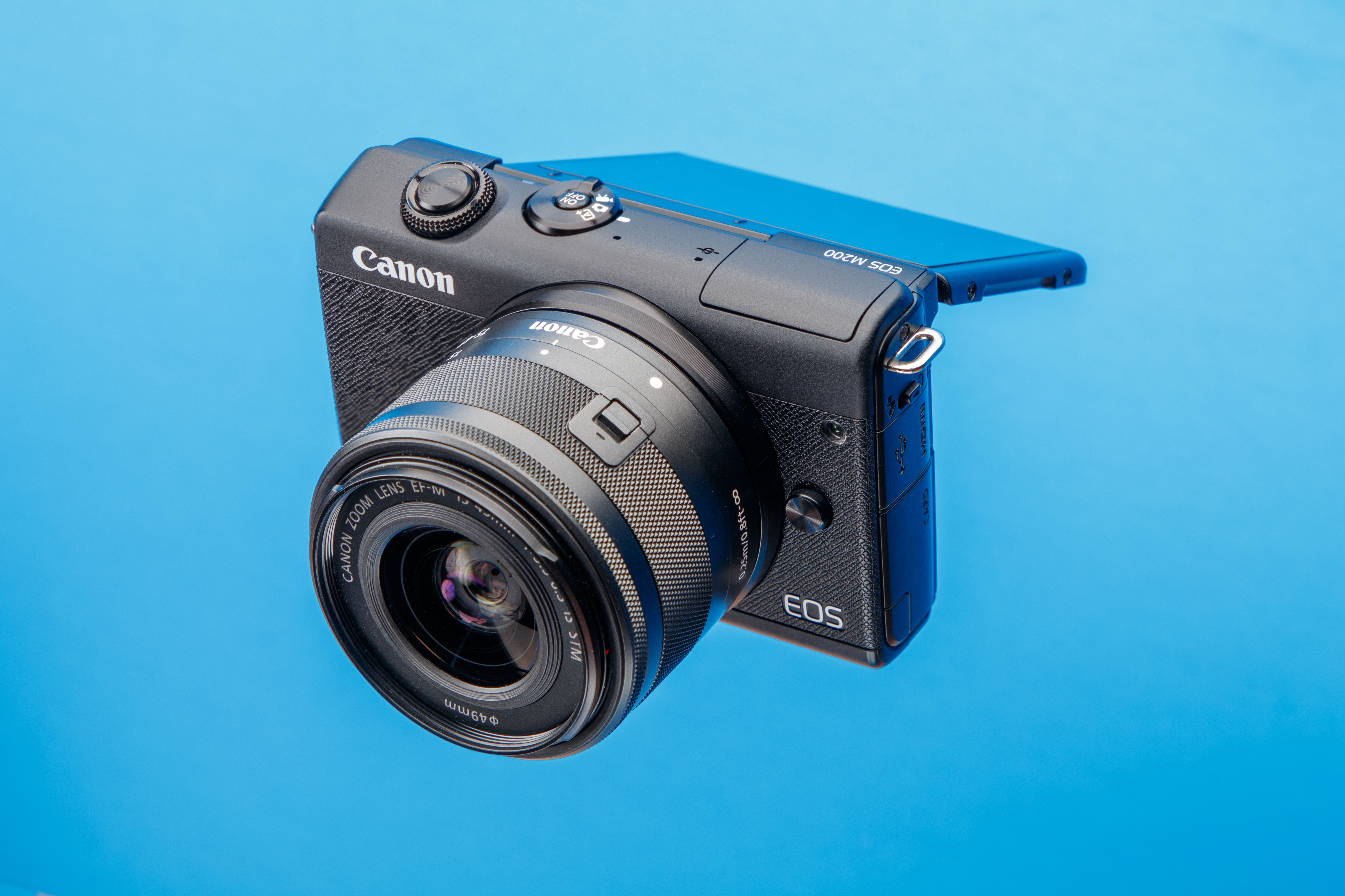 Canon M200 Black01