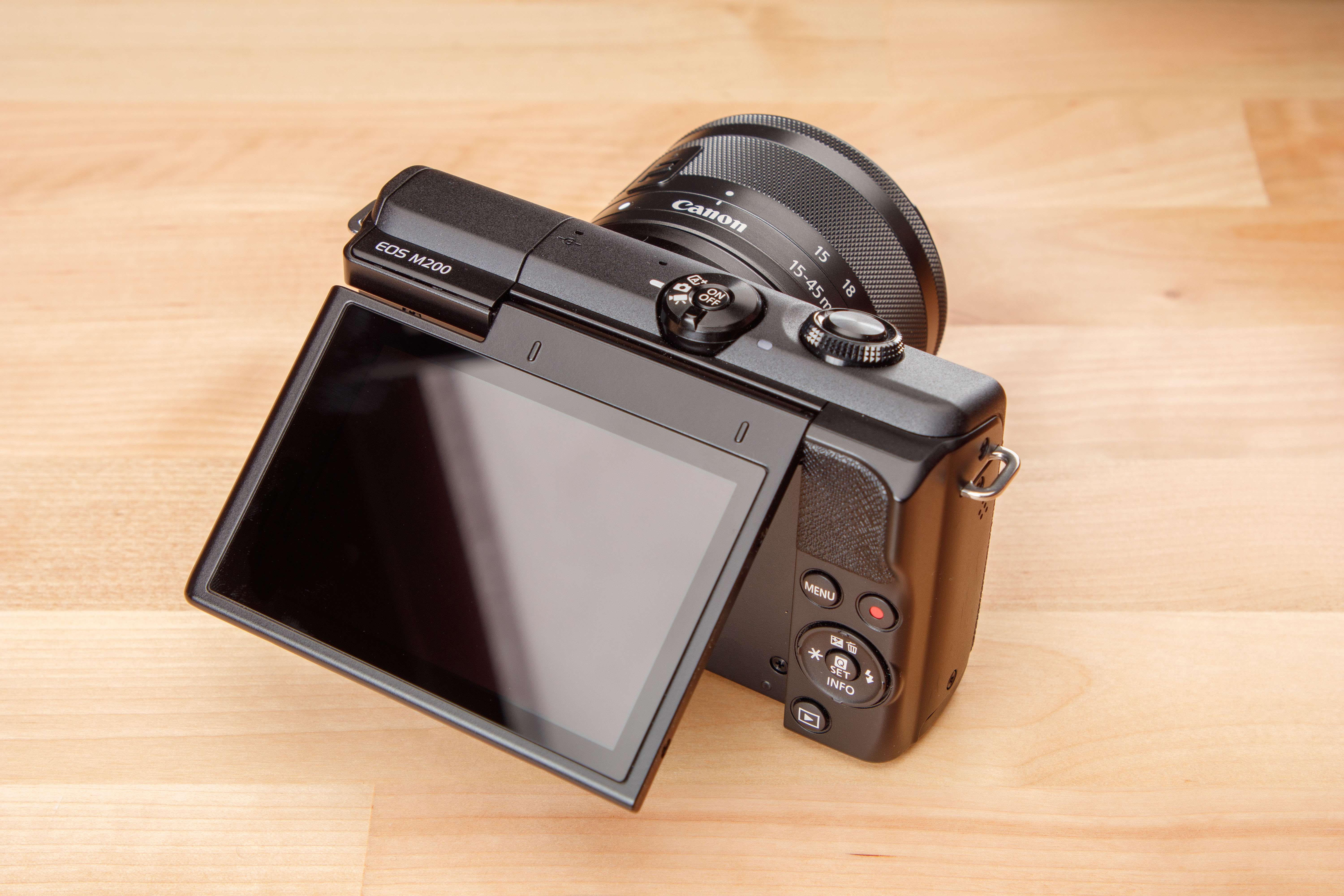 Canon M200 Black02
