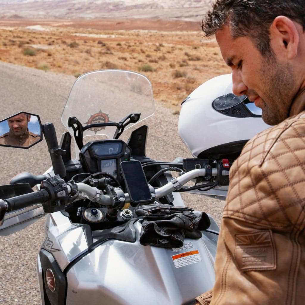 Peak Design Motorcycle Bar Mount 01